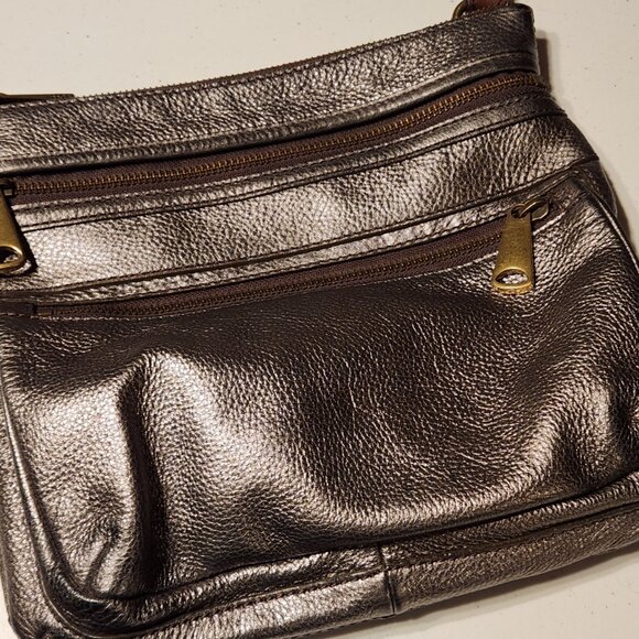 ✨ Fossil Metallic Leather Crossbody Bag Silver Multi-Zip Y2K 🖤 - Picture 5 of 10